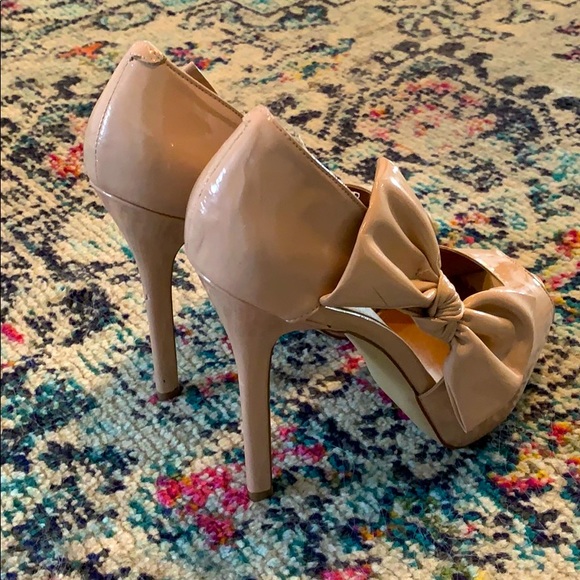 Steve Madden Nude Peep-Toe Pumps - Picture 4 of 5